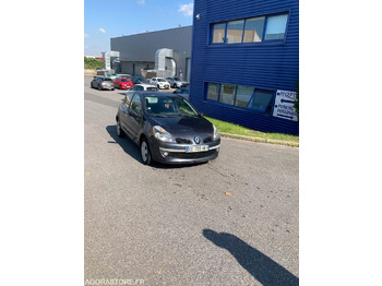 Autovettura RENAULT
