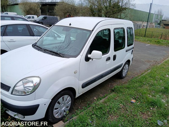 Autovettura RENAULT