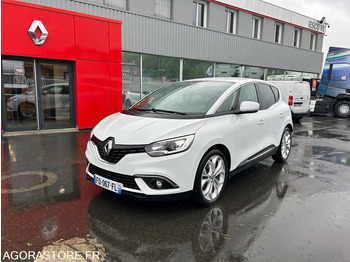 Autovettura RENAULT