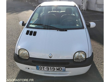 Autovettura RENAULT