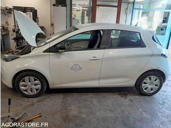 Autovettura RENAULT