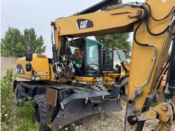 Escavatore gommato CAT M 322 D: foto 3