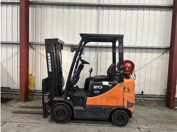 Carrello elevatore a gas DOOSAN
