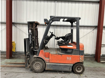 Carrello elevatore elettrico TOYOTA