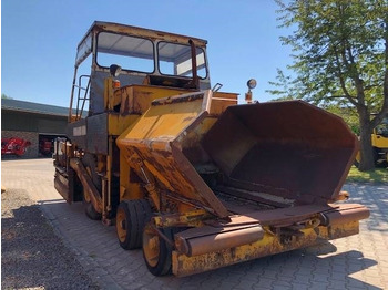 Finitrice DEMAG