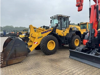 Pala gommata KOMATSU WA320