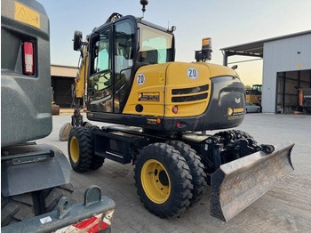 Escavatore gommato YANMAR