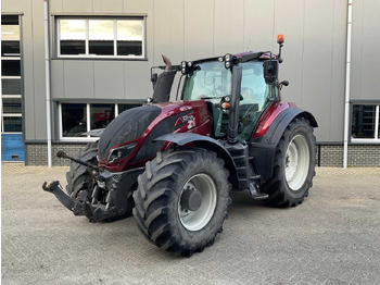 Trattore VALTRA T214