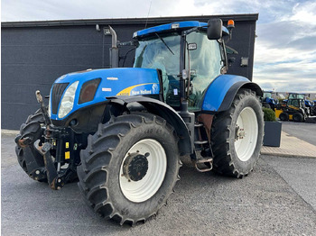 Trattore NEW HOLLAND T7000