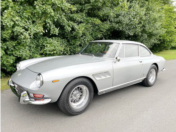 Autovettura FERRARI