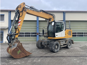 Escavatore gommato LIEBHERR A 918