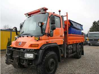 Mezzo spazzaneve UNIMOG U500