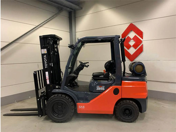Carrello elevatore a gas Toyota 02-8FGJF35: foto 2