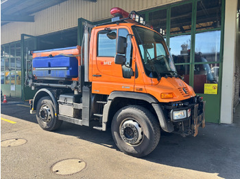 Autocarro ribaltabile UNIMOG U400