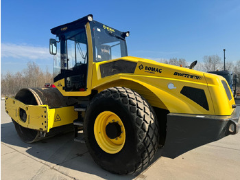 Rullo compattatore/ Rullo compressore BOMAG