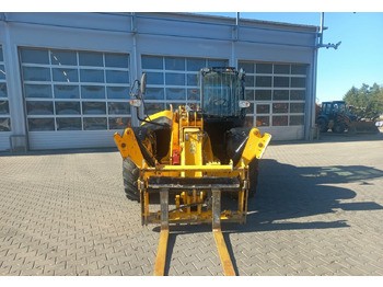 Sollevatore telescopico JCB