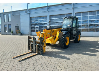 Sollevatore telescopico JCB