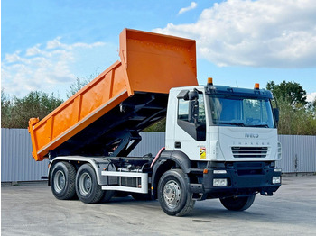 Autocarro ribaltabile IVECO Trakker