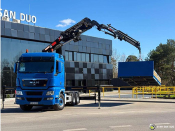 Camion con gru MAN TGS 33.480