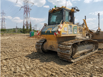 Bulldozer KOMATSU D65 PX 17: foto 5