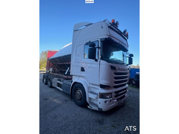 Autocarro furgonato SCANIA R 580