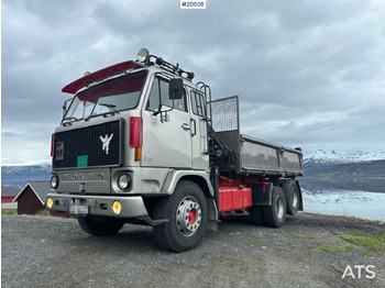 Autocarro con pianale/ Cassone fisso VOLVO
