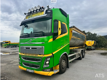 Autocarro scarrabile VOLVO FH16 750
