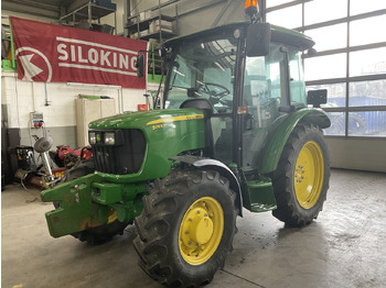 Trattore JOHN DEERE 5055E