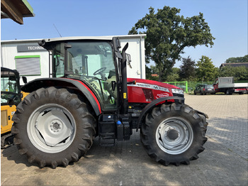 Trattore MASSEY FERGUSON 5712