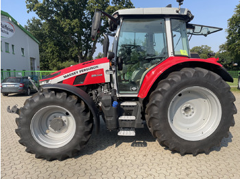 Trattore MASSEY FERGUSON 100 series