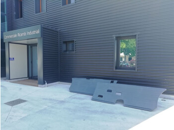 Aero kit/ Spoiler per Camion nuovo Iveco TURBOSTAR 190 - 190.48: foto 3