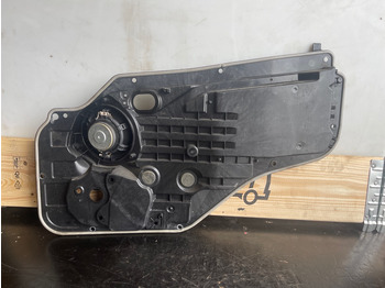 Cabina e interni per Camion SCANIA DOOR PANEL 2521836: foto 2
