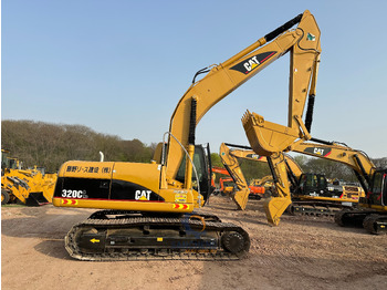 Escavatore cingolato CATERPILLAR 320CL