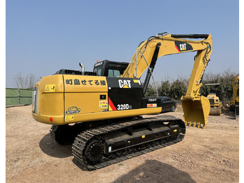 Escavatore cingolato CATERPILLAR 320D2