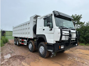 Autocarro ribaltabile SINOTRUK HOWO