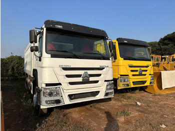 Autocarro ribaltabile SINOTRUK HOWO