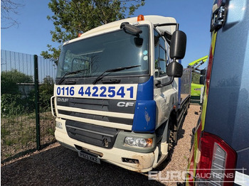 Autocarro con pianale/ Cassone fisso DAF 75