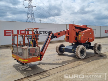 Piattaforma aerea JLG
