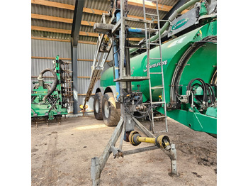 Attrezzatura per spandimento