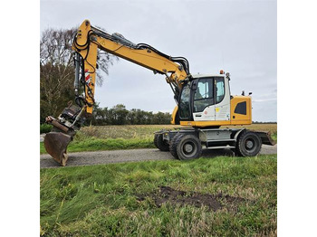 Escavatore gommato LIEBHERR A 918