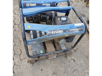 Gruppo elettrogeno SDMO 4500: foto 3 Gruppo elettrogeno SDMO 4500: foto 3