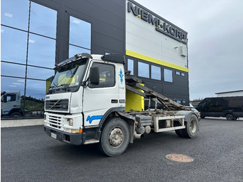 Autocarro multibenna VOLVO FM7