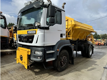 Mezzo spazzaneve MAN