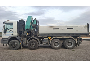 Camion con gru IVECO EuroTrakker