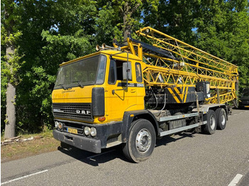 Camion con gru DAF