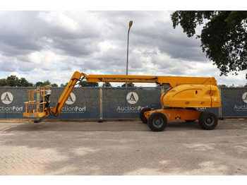 Piattaforma telescopica JLG