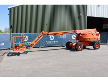 Piattaforma aerea JLG