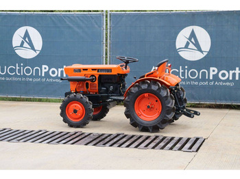 Trattore Kubota B7001DT: foto 3