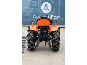Trattore Kubota B7001DT: foto 5