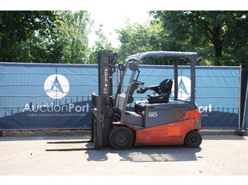 Carrello elevatore elettrico TOYOTA
